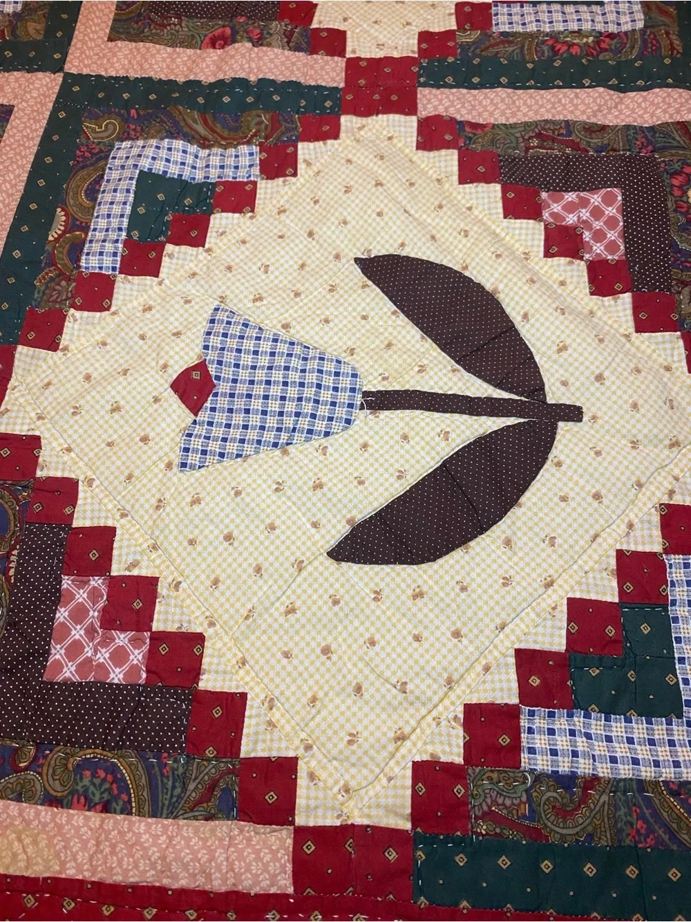 Vintage Patchwork Quilt floral pattern in Multi-color design Queen/Full 1993